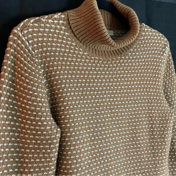 J. Crew Turtleneck Textured Tan and White Long Sleeve Sweater, size S - Picture 3 of 9